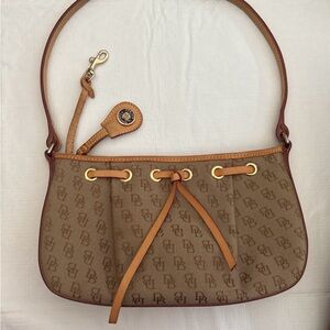Dooney and Bourke purse! In perfect shape.